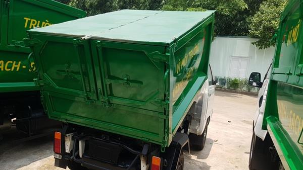hình ảnh thùng xe với nắp đậy phía trên giúp đảm bảo phục vụ vệ sinh môi trường không vương vãi rác ra ngoài