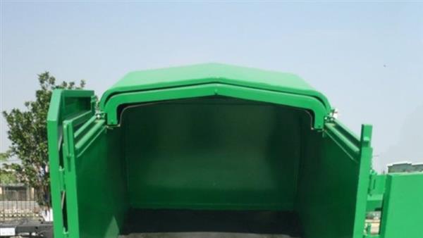 cơ cấu nắp thùng chứa rác dạng trượt giúp giữ xe kín trong khi vận chuyển không bay mùi hay rơi vãi rác ra ngoài