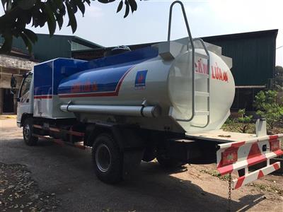 Xe téc chở xăng dầu Thaco Ollin 700 có dung tích bồn chứa 6 khối với vật liệu làm xitec là là bồn thép SS400  hoặc thép đức, bồn inox hoặc bồn nhôm theo yêu cầu của khách hàng