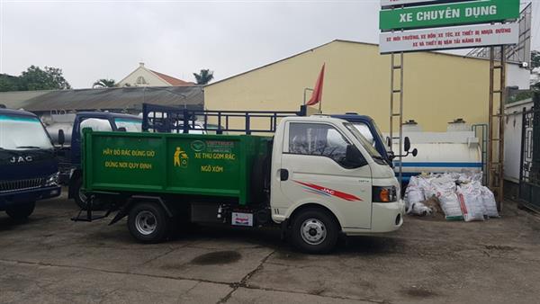 Xe chở rác mini JAC 1.25 tấn - X125 là sản phẩm xe tải mới đạt tiêu Euro 4 - đời 2018 sử dụng cho việc thu gom rác. Xe Jac X125 được sử dụng chuyên chở rác thải ở những khu vực đông dân cư, thành phố. với thiết kế nhỏ gọn, tinh tế và độ thẩm mỹ cao,
