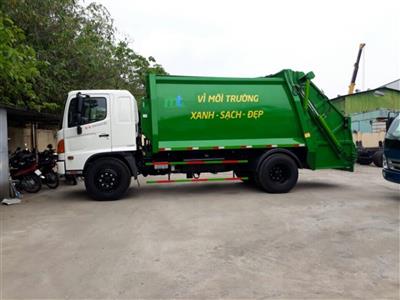 xe ép rác hino  fg có tải trọng hàng hóa 7 tấn sử dụng động cơ J08E - UG, Diesel 4 kỳ, 6 xy lanh thẳng hàng, tuabin tăng nạp và kết làm mát khí nạp, phun nhiên liệu trực tiếp. Làm mát bằng nước.