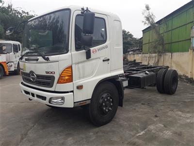 xe ép tải hino FG có trang bị cabin kép rộng rãi phục vụ cho lái xe nghỉ ngơi lúc nghỉ trưa hoặc lúc tạm thời đợi rác