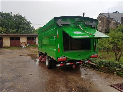 xe quét rác 3 khối là dòng xe quét rác loại nhỏ chuyên phục vụ cho các nhà máy, khu đô thị nhỏ, thị xã.