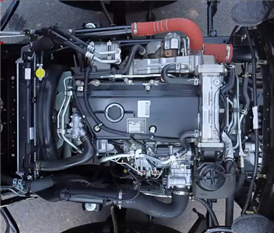 Động cơ Diesel Isuzu Euro 4, 4 kì, 6 xylanh thẳng hàng tăng áp được tích hợp hệ thống phun nhiên liệu điện tử Commol Rail giúp nâng cao công suất động cơ giảm nhiên liệu tiêu hao lên đến 20% so với các sản phẩm xe tải khác cùng phân khúc đem lại hiệu