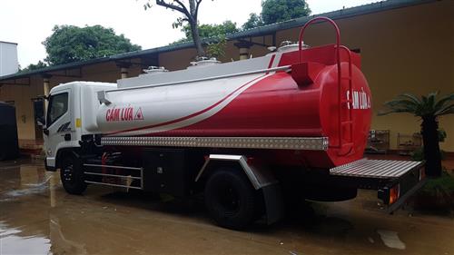 xe téc chở xăng dầu 8.3m3 hyundai sử dụng hệ thống bơm van hàn quốc téc inox, téc thép hoặc nhôm theo yêu cầu khách hàng